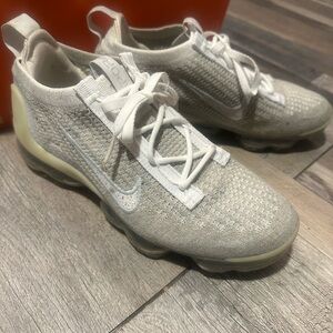 Nike Cream Flyknit Vapormax Shoes